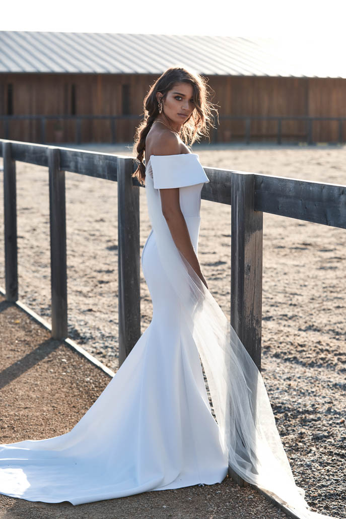 Hosen New Reign Aubrey Wedding Dress Side Colour Paperswanbride
