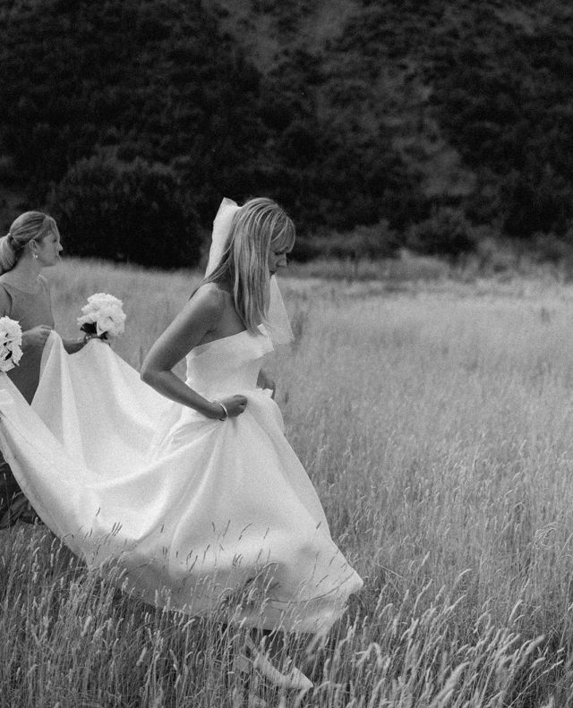 Real Bride // Emily ❤️⁠
⁠
📷️: @alpineimagecompany