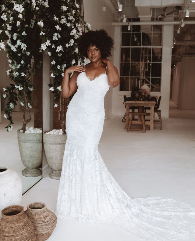 Fall in love with the Clo gown by @grace_loves_lace 💕 ⁠
Crafted from the softest lace, this sustainably made beauty is as dreamy as it gets. With its stretchy fabric, it’s designed to flatter every shape. ✨ Perfect for every bride who craves elegance and comfort!⁠
⁠
Experience the magic of beautifully made gowns—book your bridal appointment today at www.paperswanbride.co.nz⁠