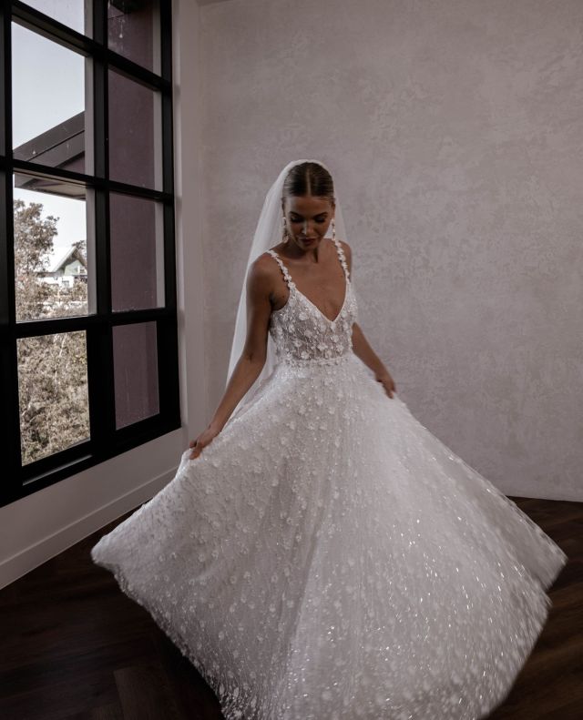 Soft, romantic, and oh-so-dreamy -- LENNI FLOWY⁠
With her delicate petal straps, beloved subtle plunge, and full lace flowy skirt, she's the gown dreams are made of.⁠
⁠
Available in our Wellington boutique.⁠
Book your appointment at www.paperswanbride.co.nz