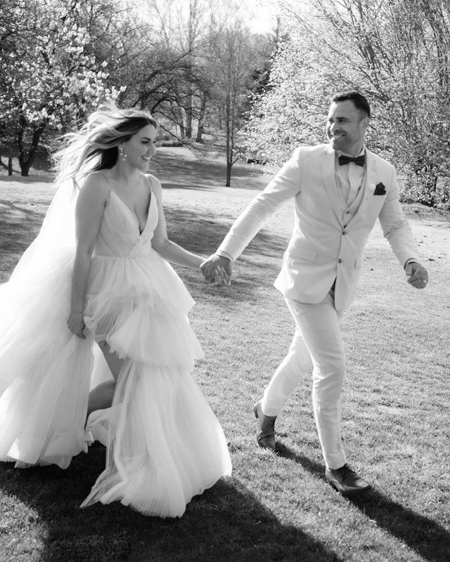 Real Bride // Rochelle ❤️

Captured stunningly by @laurajohnsphoto 

#paperswanbride #realweddings #christchurchweddings #nzweddings #2025bride #bridetobe #realbride #wellingtonweddings #aucklandweddings #togetherjournal