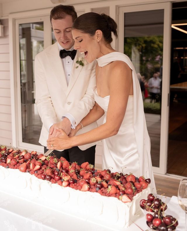 Real Bride // Sarah 🍒⁠
⁠
📷️: @amour.weddings