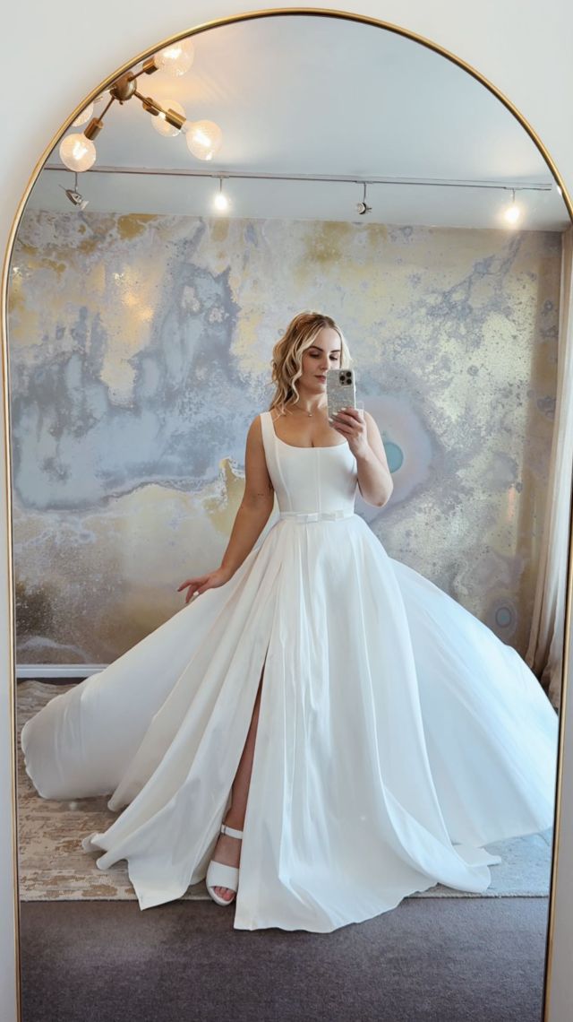 Pro tip: we’re also your train fluffer, veil fixer, and personal cheerleader. 🙌

Plan your visit at www.paperswanbride.co.nz

——-
#paperswanbride #aucklandweddings #wellingtonweddings #nzweddings #christchurchweddings #bridalreel #2025brides
