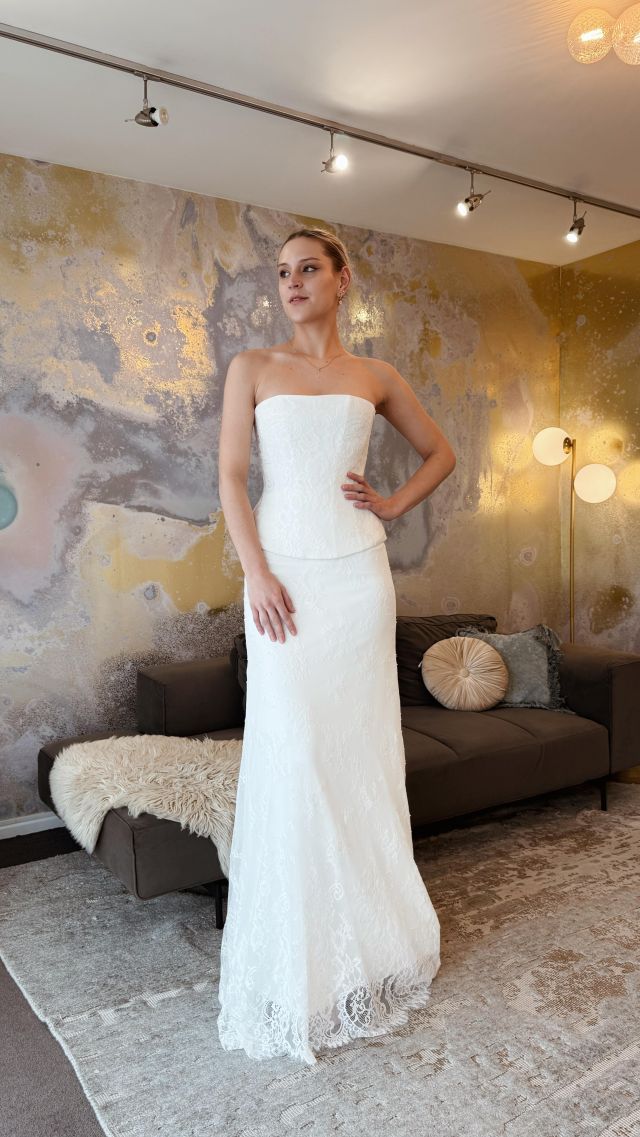 We are loving all the bridal 2-pieces in our boutiques right now!
Meet October — a structured peplum corset in delicate lace, designed to sculpt the dream silhouette with its lace-up closure. Pair it with the matching Clover skirt for timeless elegance, or create your own mix-and-match bridal moment with the other skirts available in our boutiques!

—-
#paperswanbride #wellingtonweddings #kyhabride #christchurchweddings #nzweddings #bridalreels #2025brides