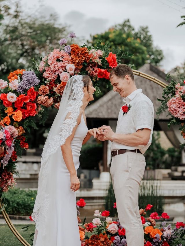 Real Bride // @emma.karli ❤️
.
.
.
.

#realbride #paperswanbride #destinationwedding #baliweddings #nzweddings #alyssakristin #akisla #2025brides #bridetobe