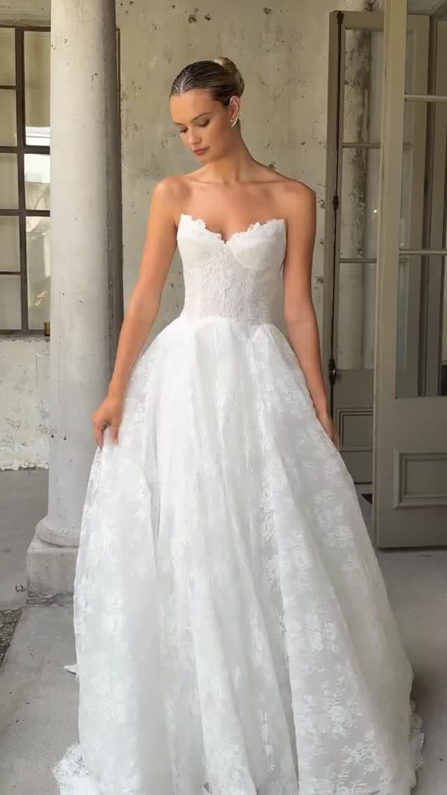 She’s soft and a little rebellious, meet Rina, the gown that gives modern-day princess with a hint of rock’n’roll.⁠
⁠
---⁠
⁠
Hera Couture, Paperswan Bride, Modern Day Fairytale, NZ weddings, Wellington weddings, Christchurch weddings, bridal inspiration, modern bride