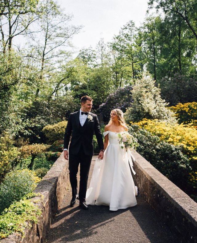 Real Bride // Abby ❤️⁠
⁠
📷️: @jbpweddings⁠
⁠
---⁠
Real Bride, KYHA Bride, Paperswan Bride, Destination Wedding, Wedding Inspiration, Bridal Inspiration