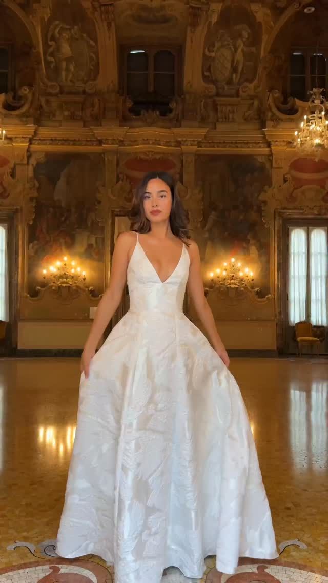 Meet Emmeline. Simple in design, detailed in texture.⁠
⁠
---⁠
#paperswanbride #truvellebridal #wellingtonweddings #christchurchweddings #nzweddings